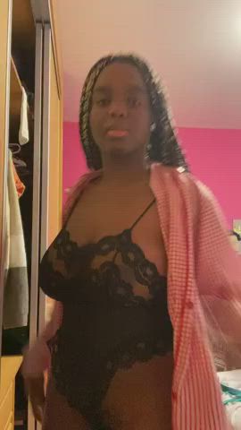 Pretty face with a good rack