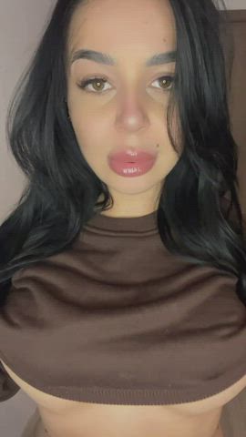Showing my boobs on reddit makes me kinda horny