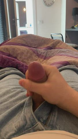 Cumming in my jeans after a long day:)
