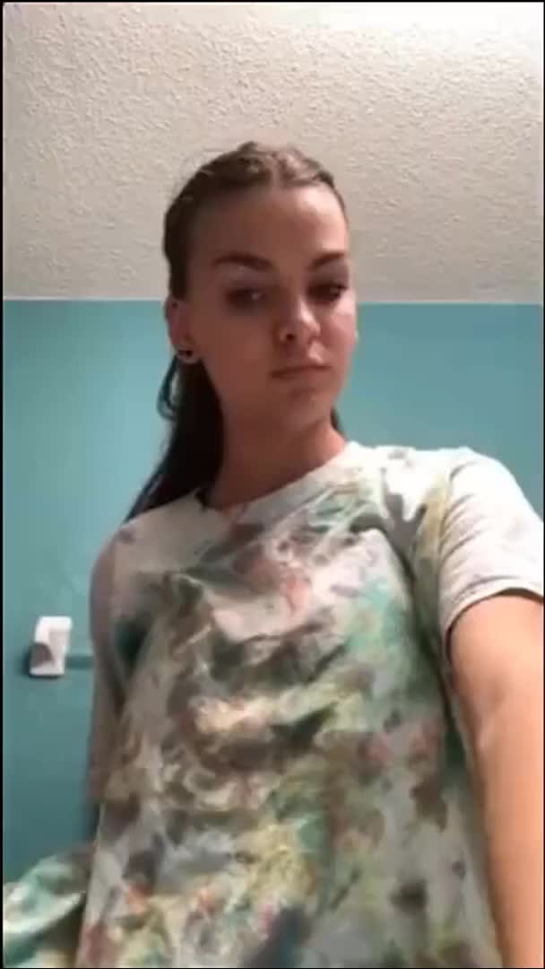 Beautiful young slut mobile