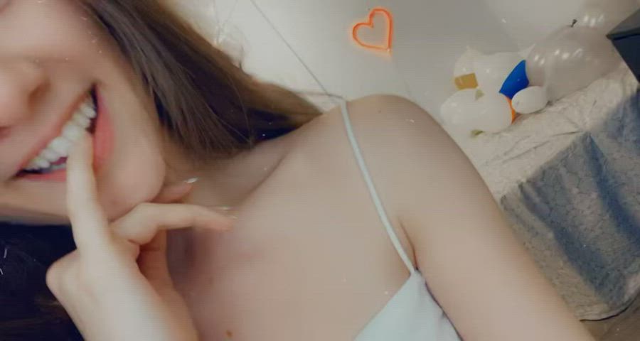 Live on MFC.im/SamanthaHayes for a Balloon Pop Prize Party to celebrate my half birthday