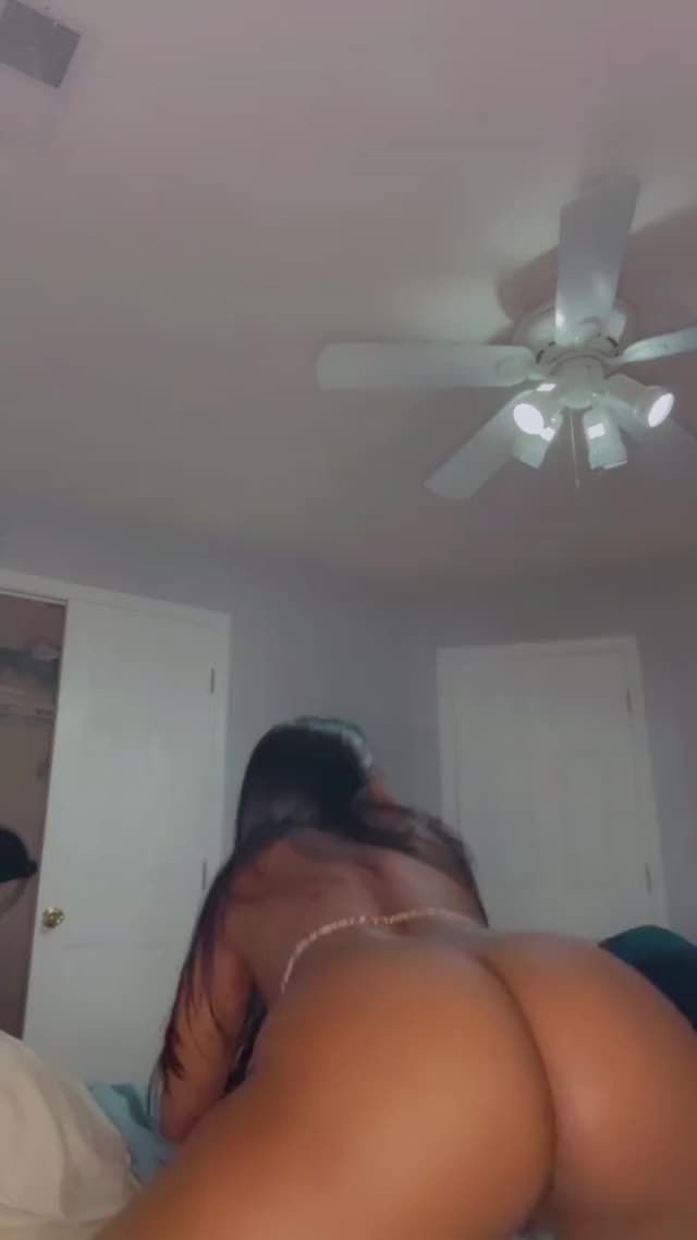 I love shaking my little ass ??