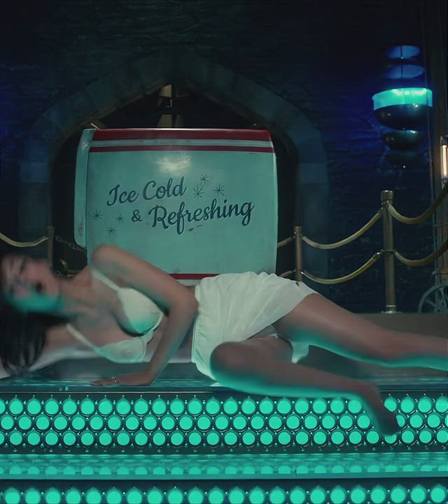 Victoria Justice - upskirt plots in The Rocky Horror Picture Show