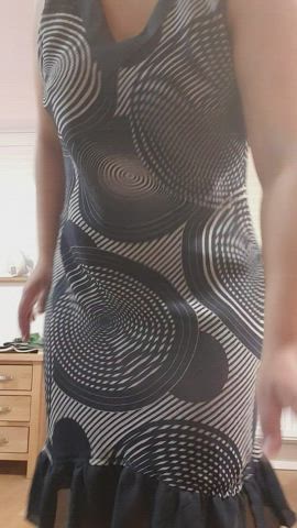 Do you like how I move my petite lil body for you? ?