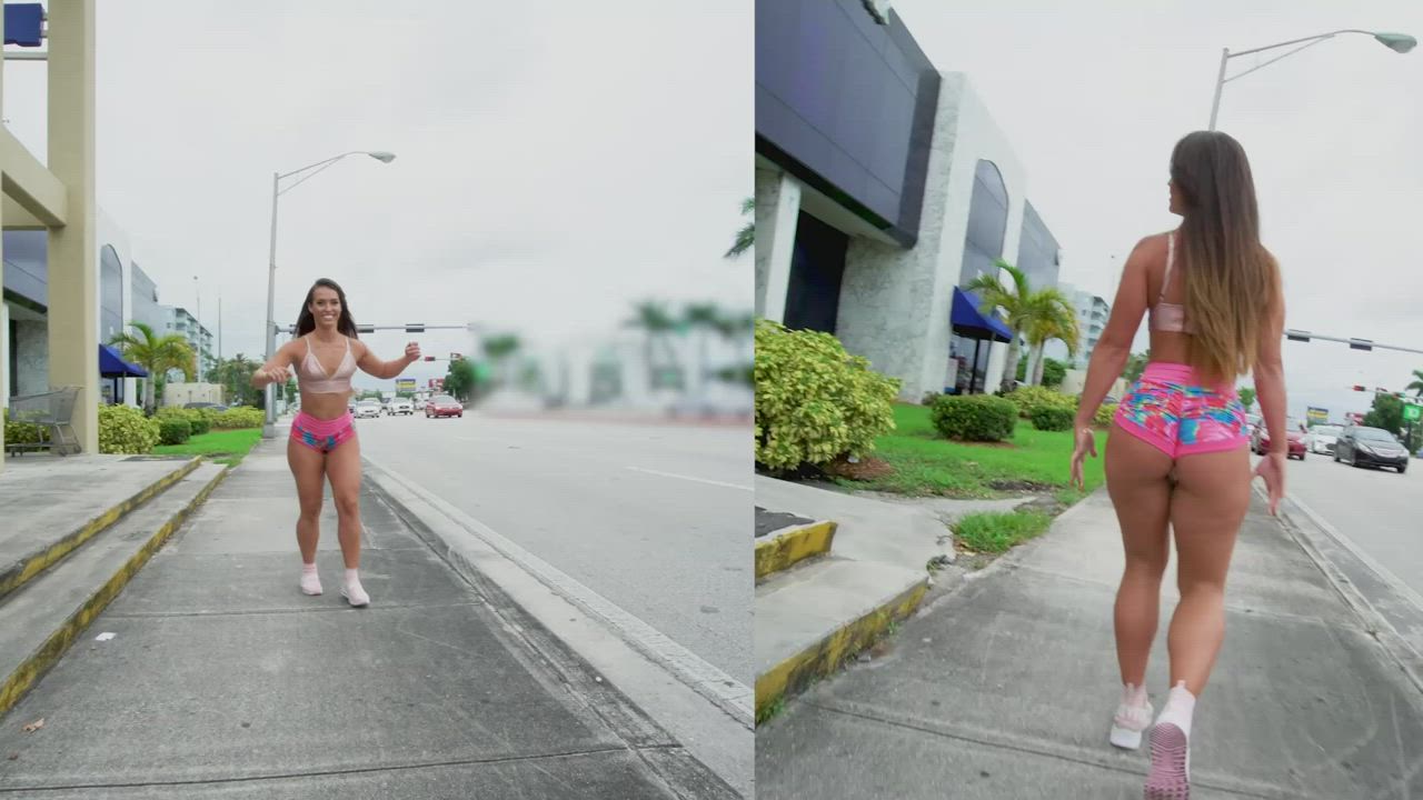 Kelsi Monroe's two ways of moving on the sidewalk