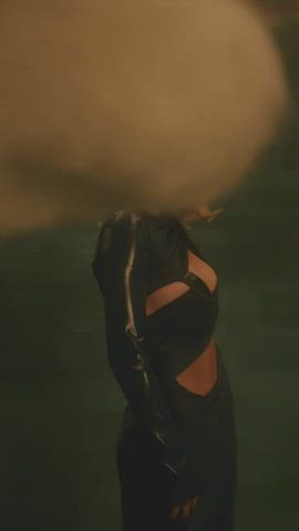big tits cleavage sydney sweeney gif