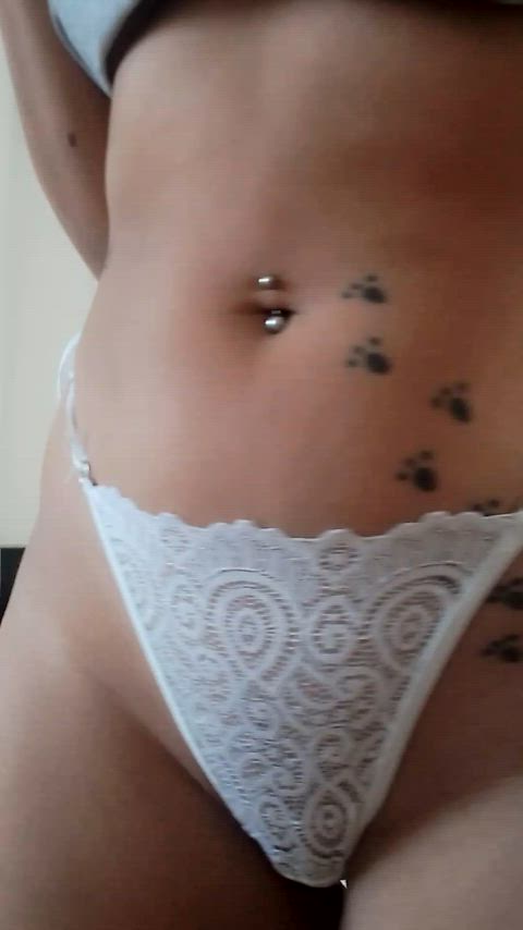 Rub my pussy and finger with your big hands, make me your slut... (f)
