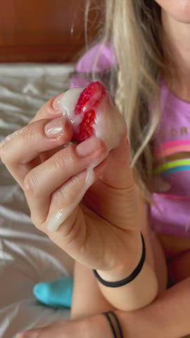 Imagine what happens next… 💦 🍓