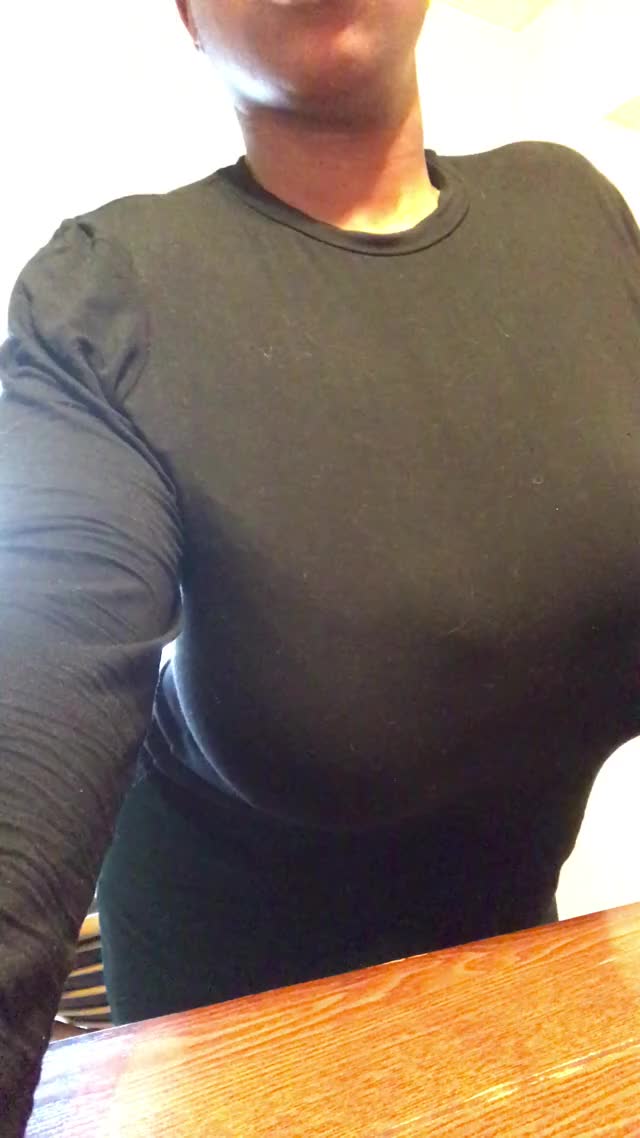 Them titties!!!!!