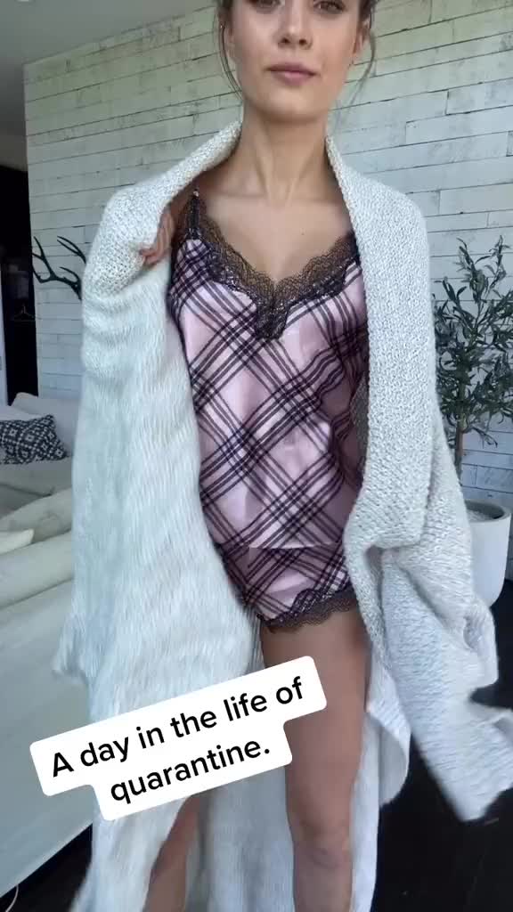 Josephine Skriver TikTok - 4/16/2020