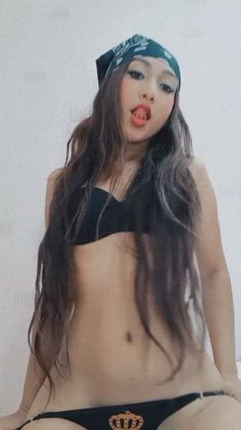 18 Years Old Camgirl Dancing Indian Latina Skinny gif