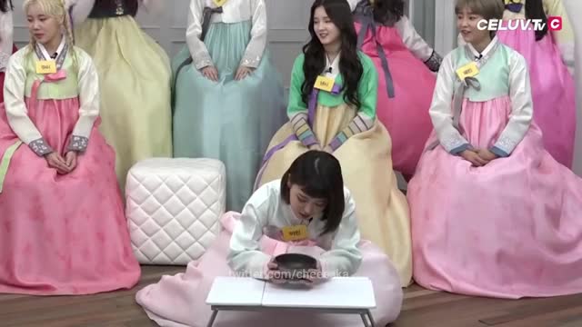 Ahin (MOMOLAND) | Funny Moments