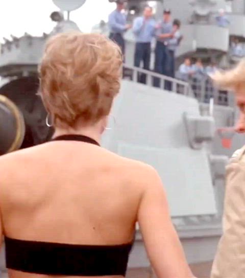 Erika Eleniak