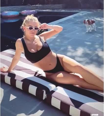 Sydney-Sweeney-Hot-Boobs-in-Bikini-1 thefappeningblog.com