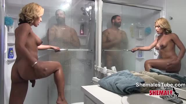 Jamie Croft wet and wild soaking cum