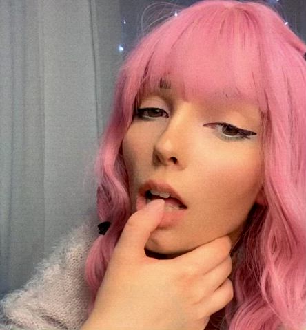 Finger sucker 😋