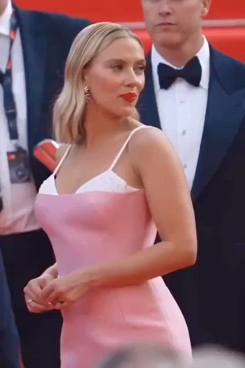 ass big ass big tits blonde boobs curvy milf scarlett johansson smile tits gif