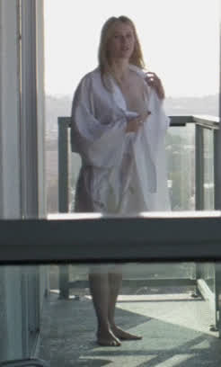 Blonde Celebrity MILF Nude gif