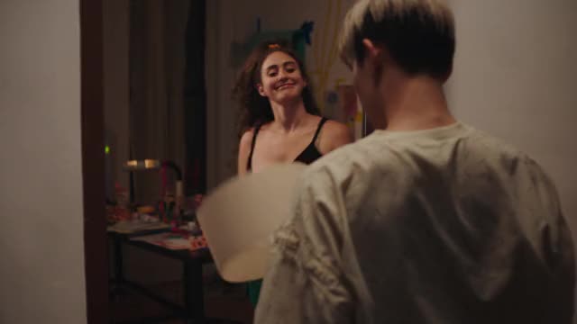 Catherine Cohenn-HighMaintenance S03E02-1080p