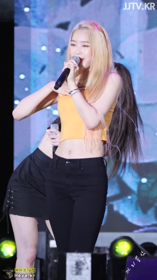 크롭 민소매 허리라인 배꼽 오마이걸 지호 OH MY GIRL Jiho