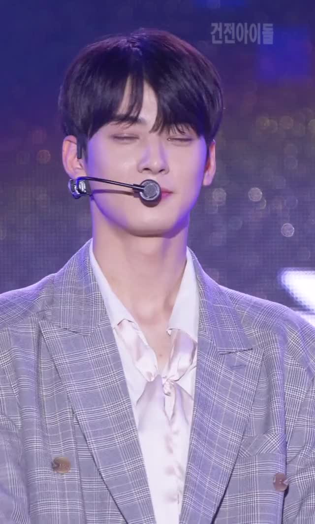 아스트로 ASTRO 차은우 우수에 찬 눈빛