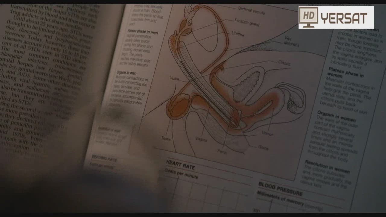 Man tries to stick his hard cock in Helen Hunt's tight pussy
