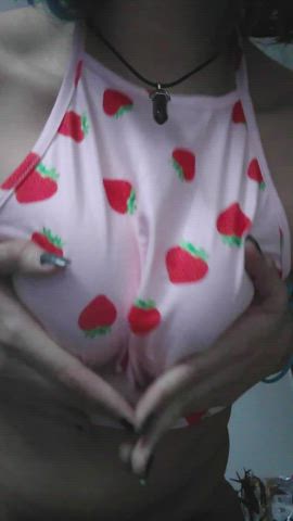 My tities are waiting for you to play with them 😈❤
