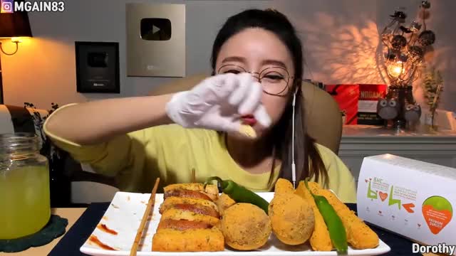 도로시_bhc사이드메뉴 뿌링치즈볼 뿌링치즈스틱 뿌링소떡소떡