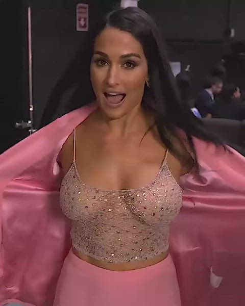 bella thorne cleavage sexy gif