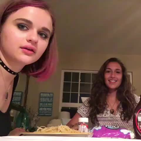 Joey King and Ariana Guido