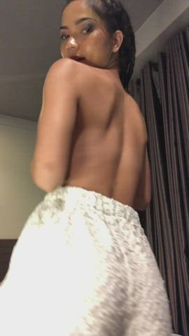 I just wanna be someone’s little Asian fuck toy… 😅