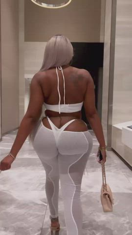 Big ol booty cheeks