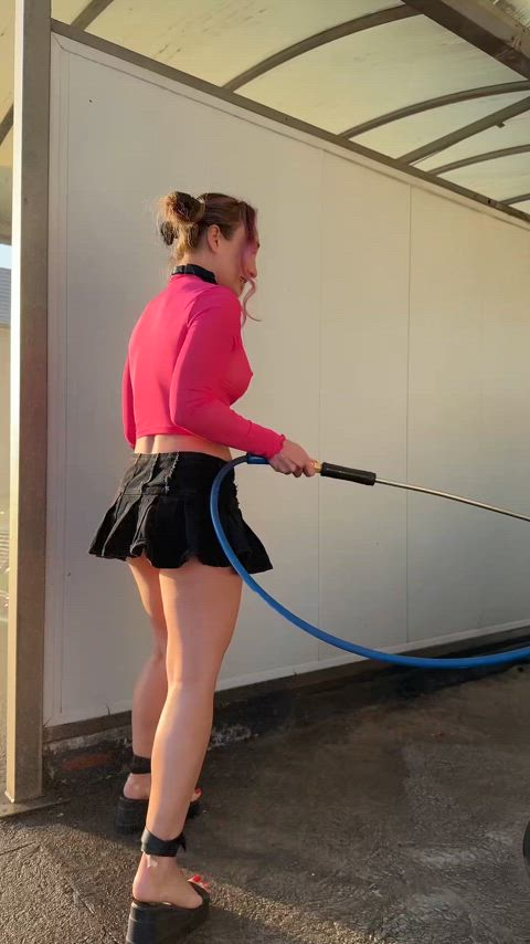 bubble butt butt plug buttplug exhibitionist flashing public rear pussy upskirt amateur-girls