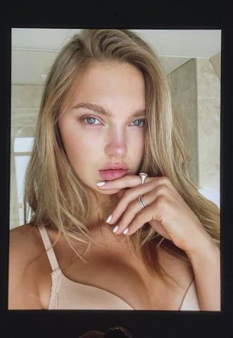 VS model Romee Strijd