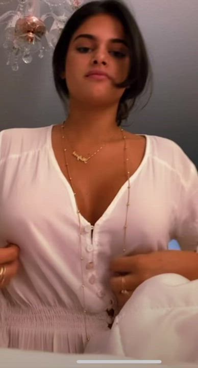 Aaliyah Aaliyah Hadid Angie Quesada gif