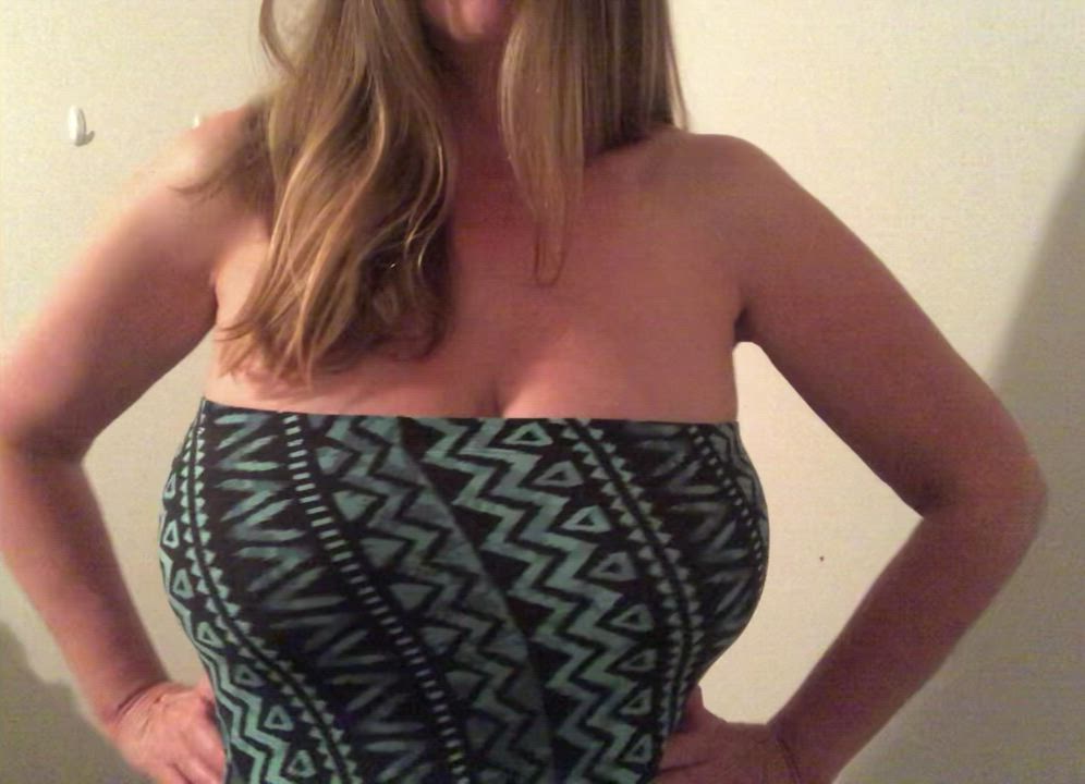 Lights camera boobs