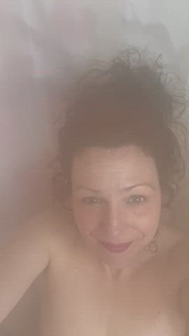 Friday shower vibes
