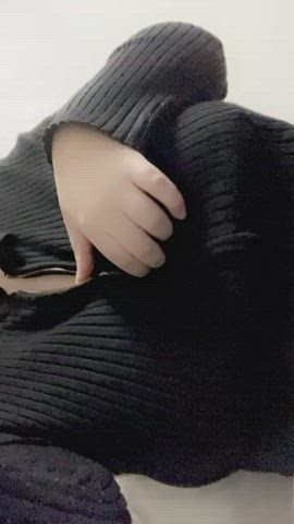 Unzipping my huge milkers 🥰