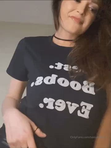 Tessa Fowler underboob shaking