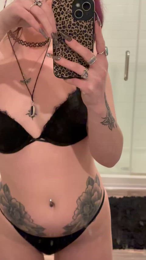 Freak hours 🖤