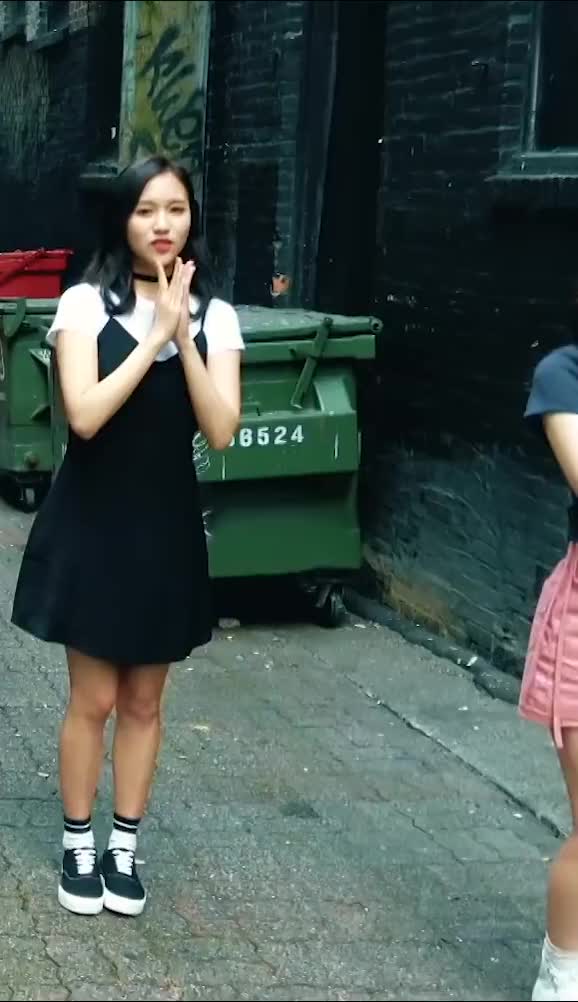 TWICE「LIKEY -Japanese ver.-」Music Video 1
