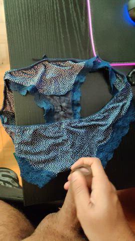 cumming hard on my neighbours panty.
