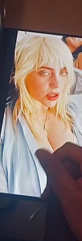 I want to titty fuck Billie Eilish so bad.