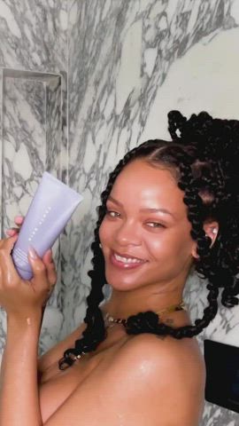 Rihanna sexy Fenty 🔥