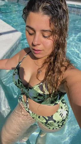 smile swimming pool swimsuit thick tit worship twerking gif