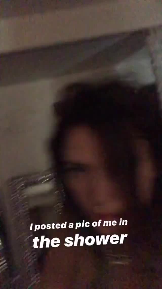 Bella Thorne Toples