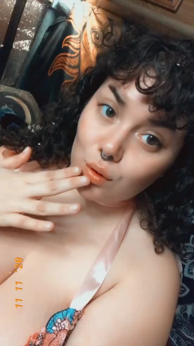 Feelin really cutesy~ wanna unwrap me?