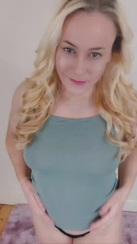 I'm your naughty milf next-door