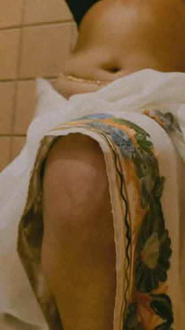 Aunty Big Ass Big Tits Downblouse Indian MILF gif