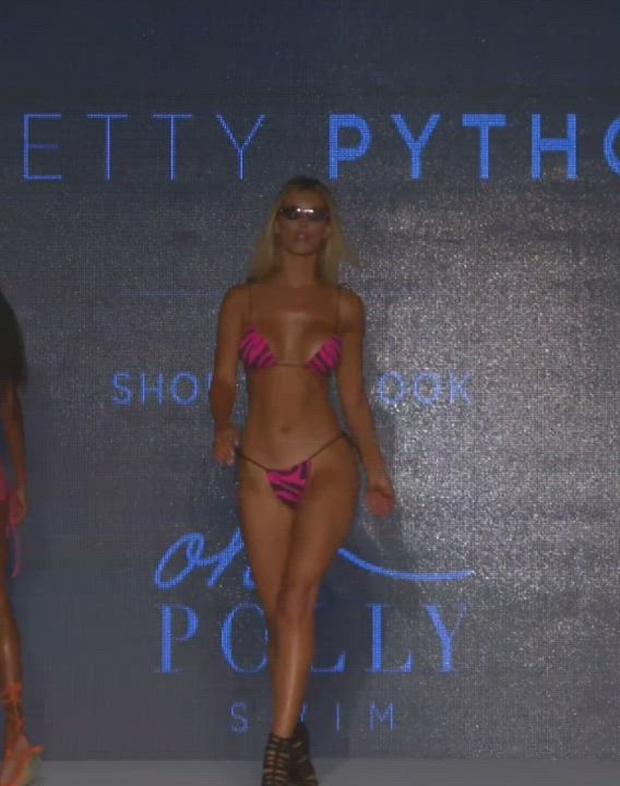 Bikini Fitness gif